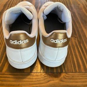 Adidas Advantage Sneakers